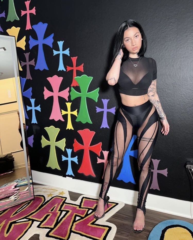 bhadmegnutt02's tweet photo. There are 3,000 Megnutt and Bhad Bhabie fanatics now 🤯🤯 https://t.co/DnE9JW4SWt
