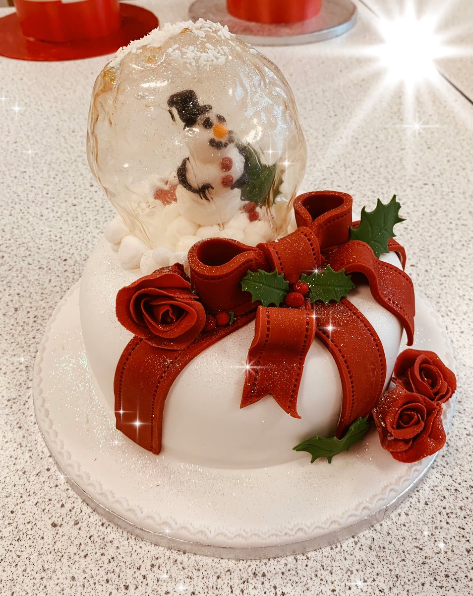 After much planning, stressing, shaking hands and failed attempts… we made an edible snow globe!!! @LossieHigh @EducationMoray @XmasCrafts