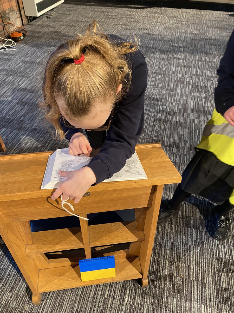 Foxes_RCP's tweet photo. We enjoyed a trip to Holy Trinity church this morning to consolidate all our learning about Christianity this term ⛪️ https://t.co/pA9B6TKTD8