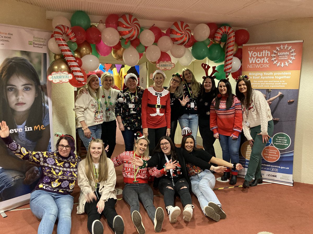 All set up for the Christmas carnival 🎡 see you at 6pm! 🤩