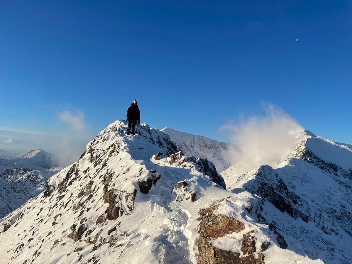 What a feeling…. Nothing beats being high up on a snow covered Crib Gogh ridge💎#cribgoch #Yrwyddfa #Snowdonia #Wales #Cymru