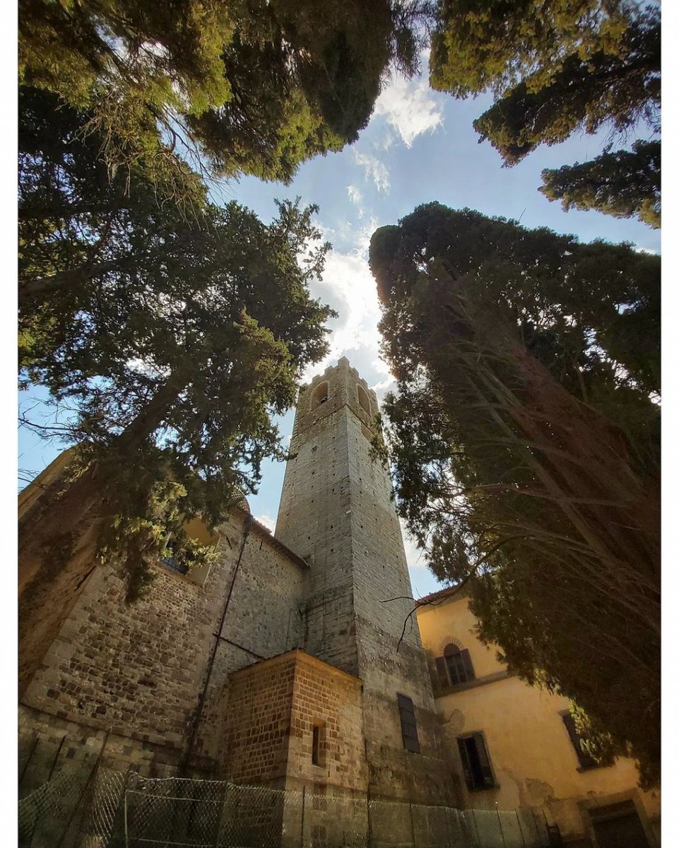 destinationflo's tweet photo. L'abbazia di San Michele Arcangelo a #Passignano, situata nel cuore del Chianti Classico, è un antico #monastero che dista 35km da Firenze. Uno dei luoghi religiosi più suggestivi da vedere. 

[Foto su IG @NickDavies77]

#DestinationFlorence @feelflorenceoff  @VisitTuscany https://t.co/kwnrWfPmtL