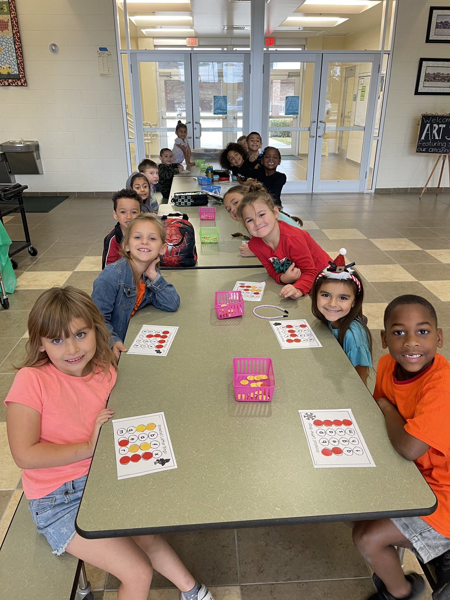 Proud2BeAtPride's tweet photo. Congratulations to Orange House for winning the house party🧡🧡🧡 Our students enjoyed a treat while playing math BINGO! Keep it up Pride Lions!! #vcsschools #Proud2beatPride #pridelions #vcs123 https://t.co/1CoYrlnMDE