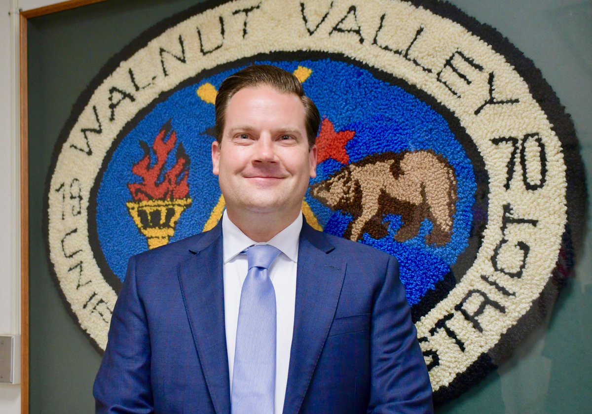 WVUSD_Tweet's tweet photo. Board Approved! Thrilled to announce that Dr. Matthew Brummett was appointed @SPMiddleSchool Principal during the December 14 meeting. #WelcomeBackMatt #KidsFirst #PantherCountry #WVUSDProud https://t.co/723anKyrYK