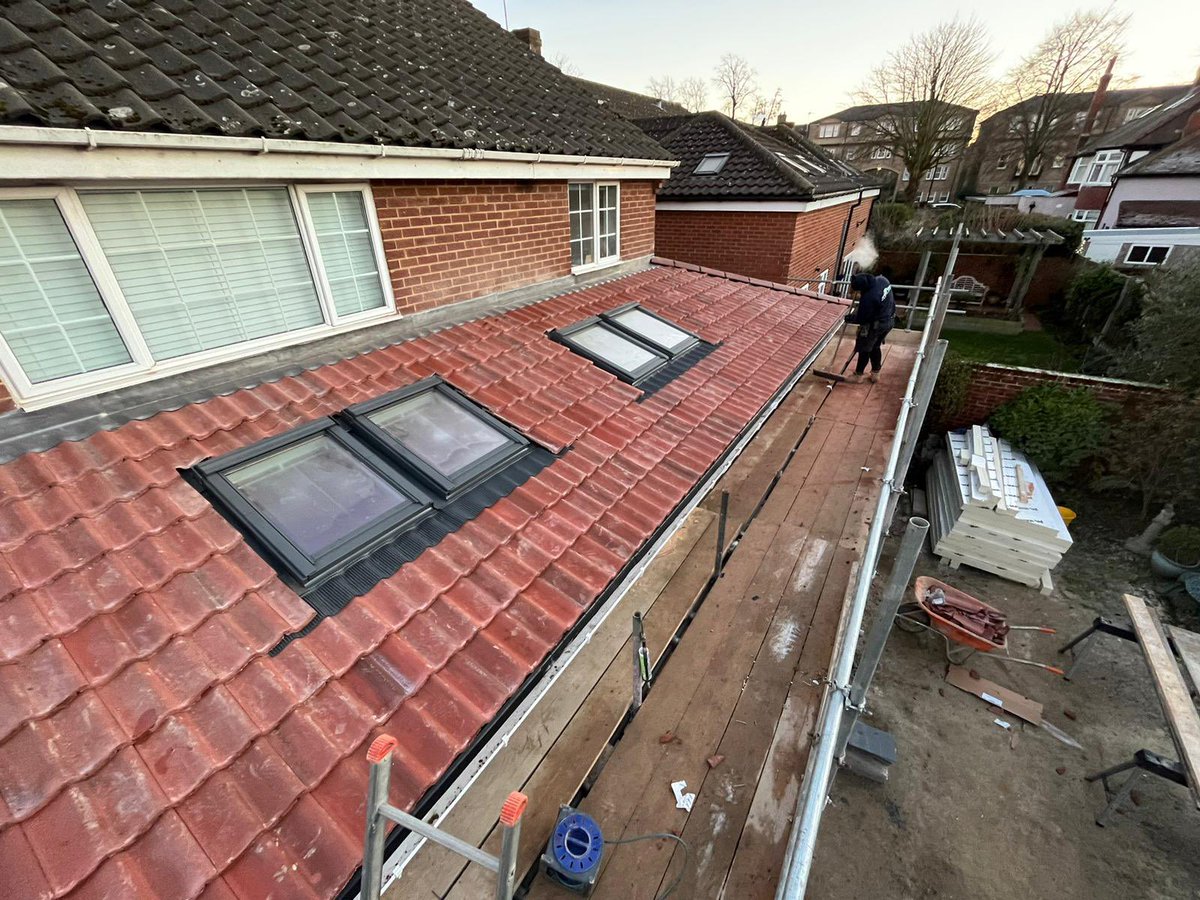 mandsroofers's tweet photo. Extension finished in Harrogate today for a local builder. #roofing #roofingcontractors #harrogate https://t.co/CzGdpfiJOB