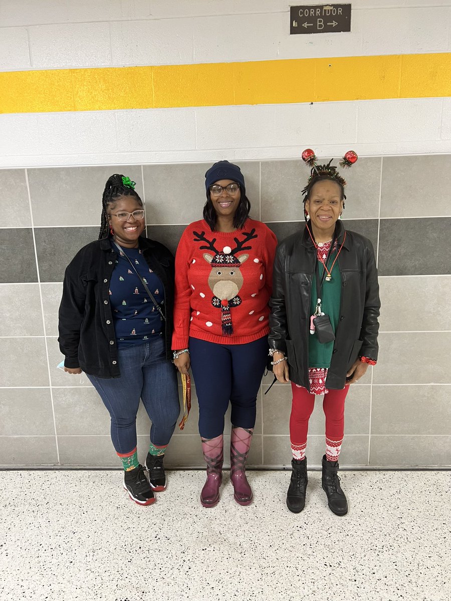 BenSymsMS's tweet photo. We loved the creative ways everyone styled their holiday socks and accessories! Don’t forget to show off you Ugly Sweater tomorrow!! #SpartanStrong #challengeacceptedlevelup #WeAreHCS #spiritweek https://t.co/cMDufVWePp