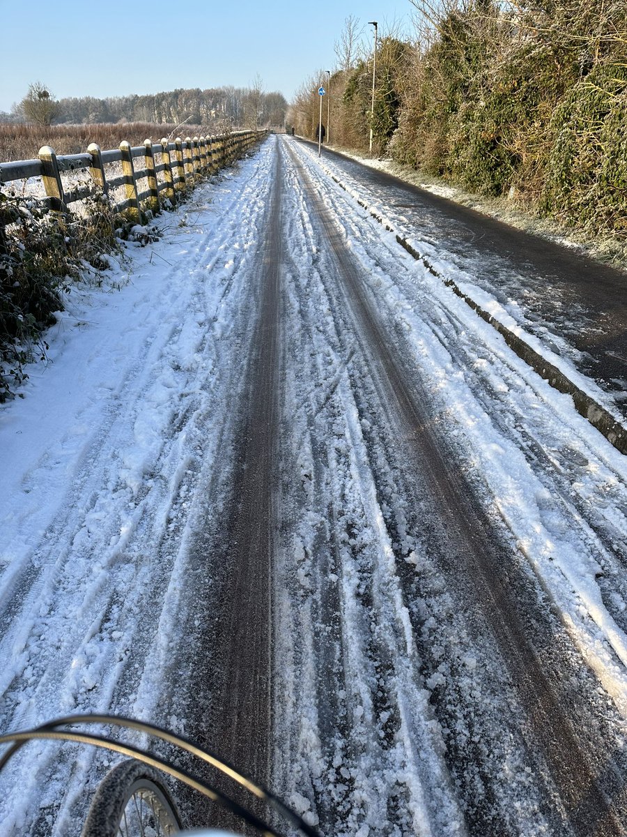 SaveCycleRoute's tweet photo. @CambsCC You have had DAYS to sort this out. There’s been no additional snow all week and yet multiple cycle paths and pavements are solid ice. How many fractures? How many dare not leave their homes? Get the copywriters out with bags of salt rather than thinking up 
“witty” names. Please https://t.co/ghSvKYVBWz