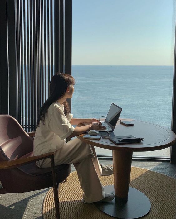 Si estás buscando un trabajo en remoto: lee este hilo.

Las mejores 5 páginas para encontrar trabajo a distancia (+1 millón de ofertas)