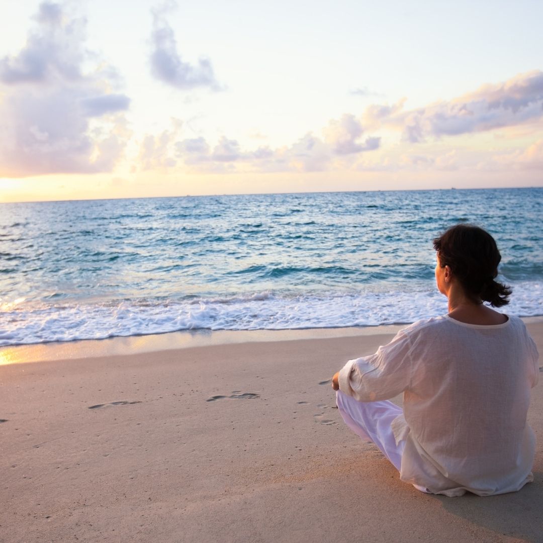 Soak up some sun this holiday season! Book your sunshine-filled getaway by calling us at (321) -799-0003.