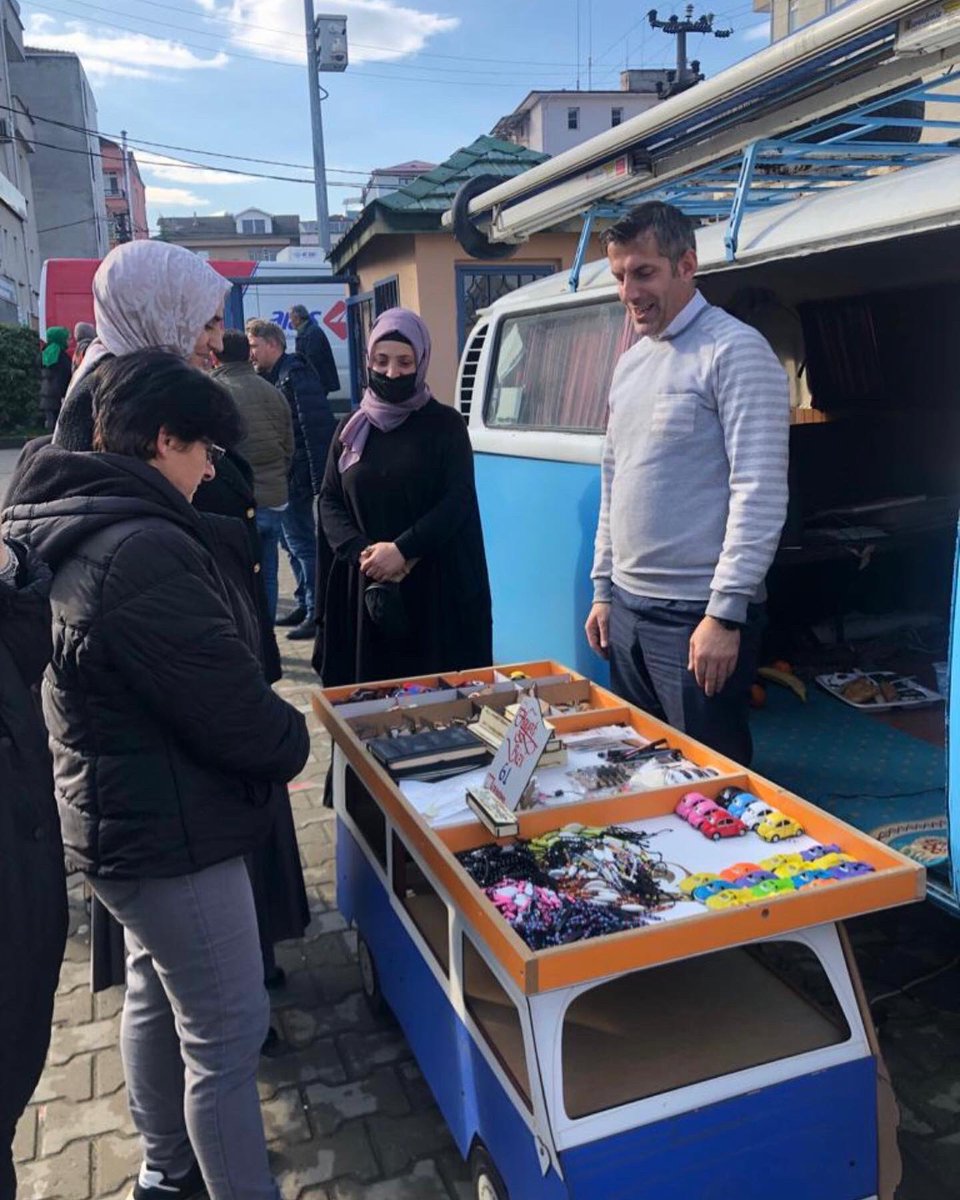 🇹🇷Yaşat ki değer bulsun🇹🇷Araklı Belediye Bşk. Sn. Recep Çebi,ilçe Milli Eğitim Müdürü Sn.Mehmet Rıza Keskinsoy,İlçe KadınKolları Bşk. Sn. Meryem Hamiyet Halil ve yönetimi;Cumhuriyet ilkokulunun düzenlemiş olduğu’Yerli Malı HaftasıveKermes’ etkinliğine katıldılar. 
@akkadintrabzon