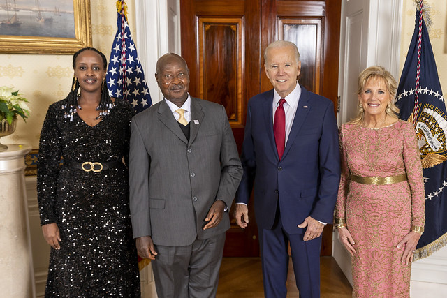 State House Uganda (@statehouseug) on Twitter photo President <a href="/KagutaMuseveni/">Yoweri K Museveni</a> at the White House, where he was hosted to a dinner by <a href="/POTUS/">President Donald J. Trump</a> and <a href="/FLOTUS/">First Lady Melania Trump</a>
#USAfricaLeadersSummit22
๐บ๐ธ๐บ๐ฌ President <a href="/KagutaMuseveni/">Yoweri K Museveni</a> at the White House, where he was hosted to a dinner by <a href="/POTUS/">President Donald J. Trump</a> and <a href="/FLOTUS/">First Lady Melania Trump</a>
#USAfricaLeadersSummit22
๐บ๐ธ๐บ๐ฌ