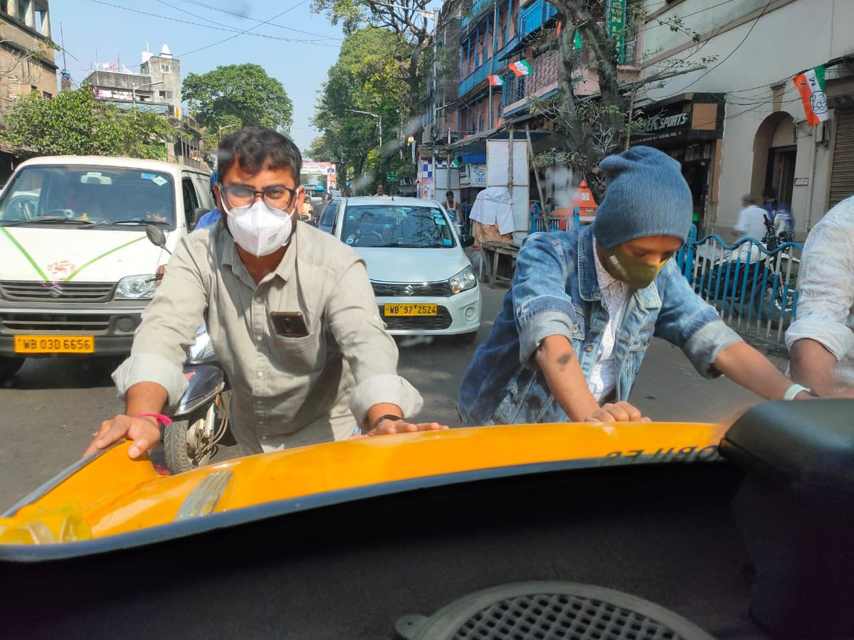 iphindia's tweet photo. #IPHThrowbackThursday ποΈ
Exactly a year back, @_vdsouza008 and @PraveenRao_S pushing through to data collection!
#PublicHealth #Anusthana #ThrowbackThursday https://t.co/ZdbMqug3Vp