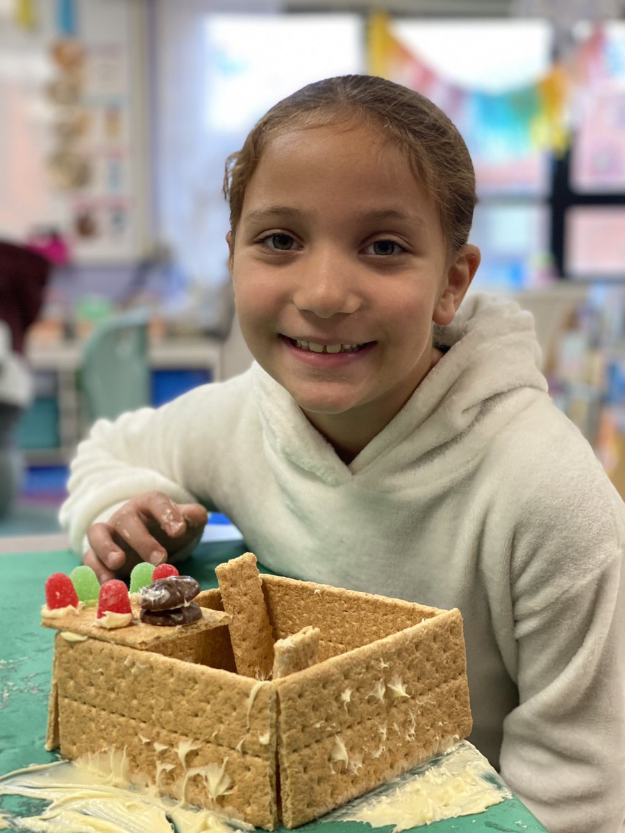 Today we travelled all the way to Germany and celebrated the way the Germans do, with gingerbread of course! #SweetSecondGrade <a href="/SHAWNEE_ECS/">Shawnee ECS</a> #WEareLakota