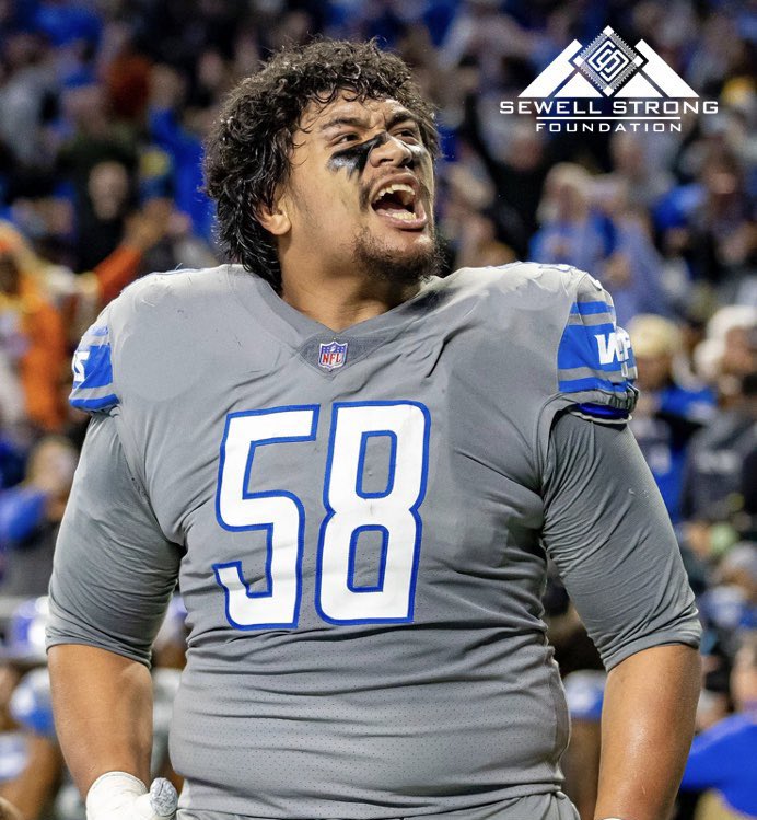 SewellStrong's tweet image. It’s the last day of voting! RT now to cast your DOUBLE vote for Penei!

#ProBowlVote + @peneisewell58