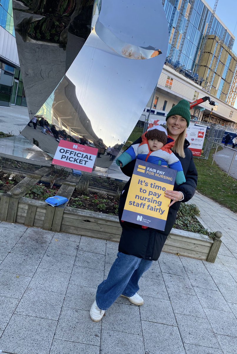 emma_parikh's tweet photo. I stand in solidarity with my amazing colleague’s today and everyday this is NOT just about the money but safe staffing, stretched services, low morale, underfunding and most importantly patient safety 💙 #rcnstrike #fairpayfornursing #zacksfirststrike https://t.co/Ky7K79Qf0E