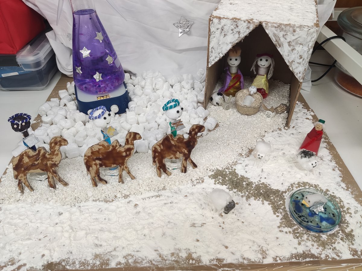 PolySyc's tweet image. 🎵It&apos;s beginning to smell a lot like Christmas🎵 With the 1st @PolySyc Christmas Tree competition!
This year, we&apos;ve held a competition to determine which lab has the most beautiful and scientific Christmas tree!  Which one is your favorite?

By Laboratory B34