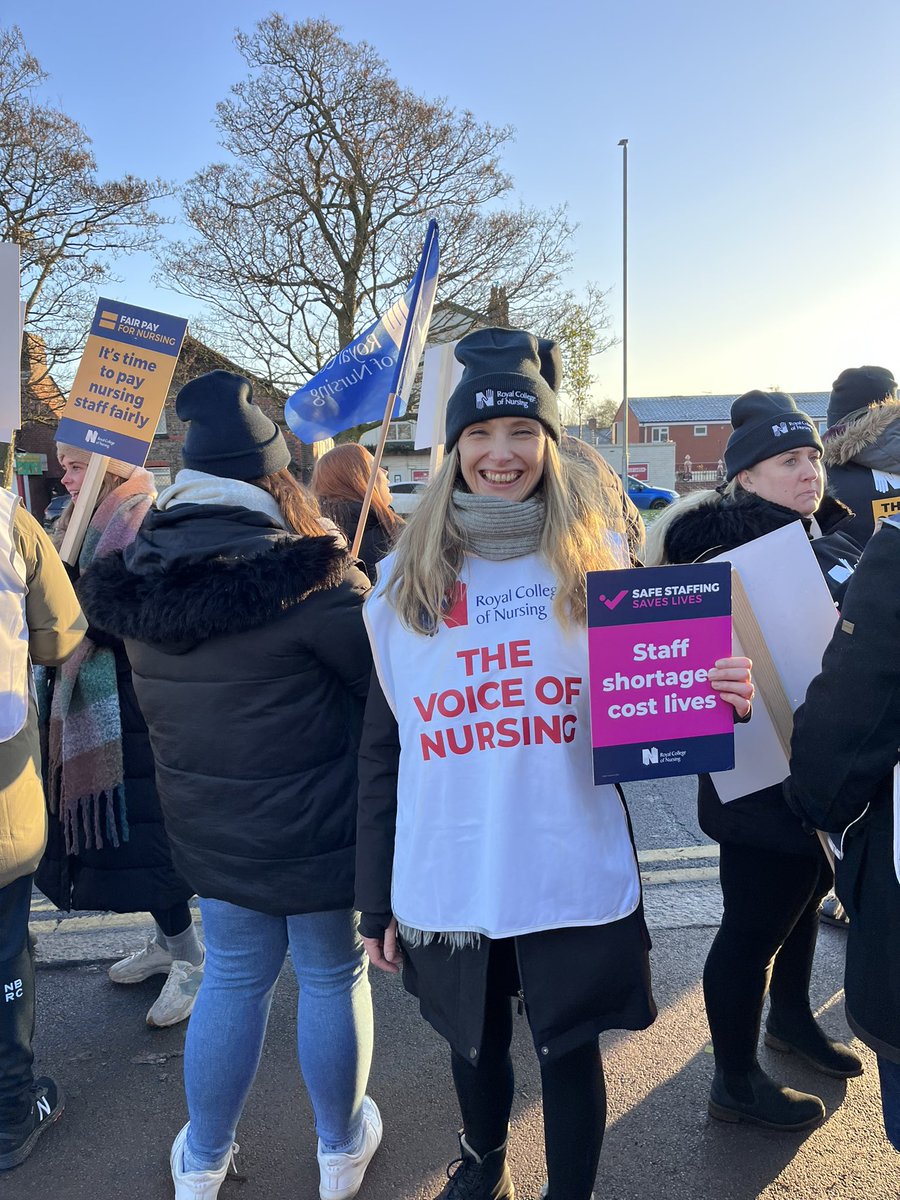 ClaireBCAMHS's tweet photo. I never thought as a nurse I would be on strike. Nurses don't want to strike but we are ordinary people who care about the future of our NHS. Nurses are striking for better, safer patient care. #SafeStaffingSavesLives It was heartwarming experiencing the support of the public, https://t.co/wvEbFsvPPO