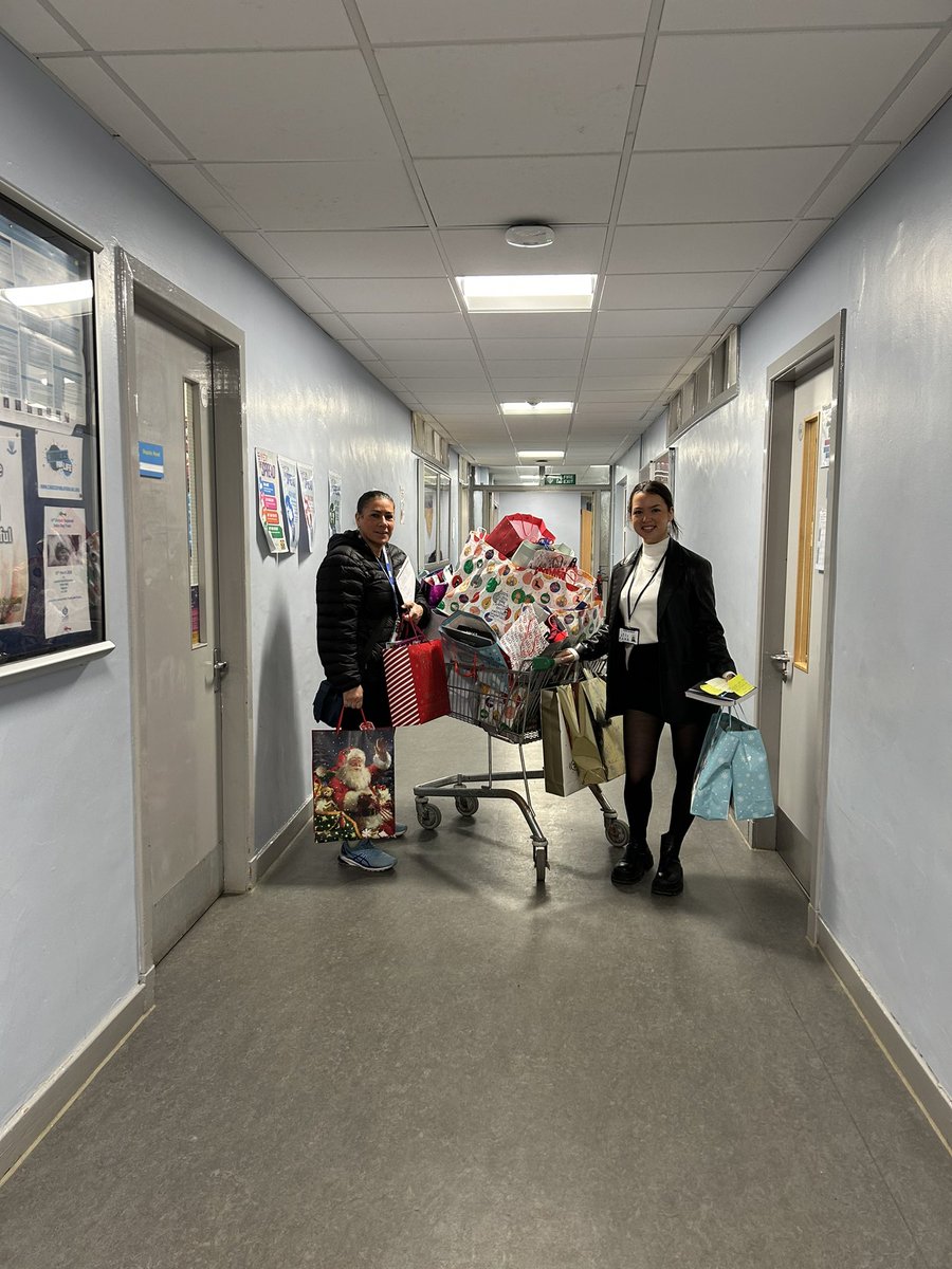 Mollie (@mollie_fare) on Twitter photo Myself and PC Honeyman from <a href="/HillparkSec/">Hillpark Secondary</a> would like to thank <a href="/SWAMP_Glasgow/">SWAMP Community Development Trust</a> for providing presents for families in need at Christmas, a brilliant morning out delivering presents in the local community🎅🏼🎄🎁 <a href="/FARE_Scotland/">FARE Scotland</a> Myself and PC Honeyman from <a href="/HillparkSec/">Hillpark Secondary</a> would like to thank <a href="/SWAMP_Glasgow/">SWAMP Community Development Trust</a> for providing presents for families in need at Christmas, a brilliant morning out delivering presents in the local community🎅🏼🎄🎁 <a href="/FARE_Scotland/">FARE Scotland</a>