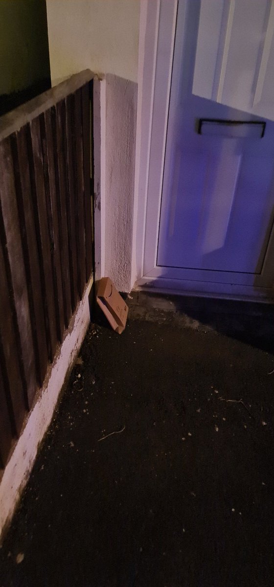 Jhead_13's tweet photo. @AmazonUK another "secure" delivery!! Why even both having a secure location option if your delivery guys just leave it outside your front door all day!! https://t.co/eCzplylbYT