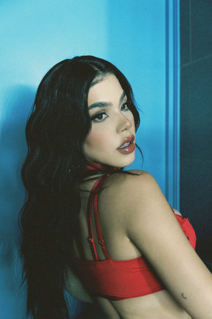 QGdoPOP's tweet photo. 🚨 Kenia Os ultrapassou 1 bilhão de visualizações em seu canal no YouTube! https://t.co/9DzIcKqMz6