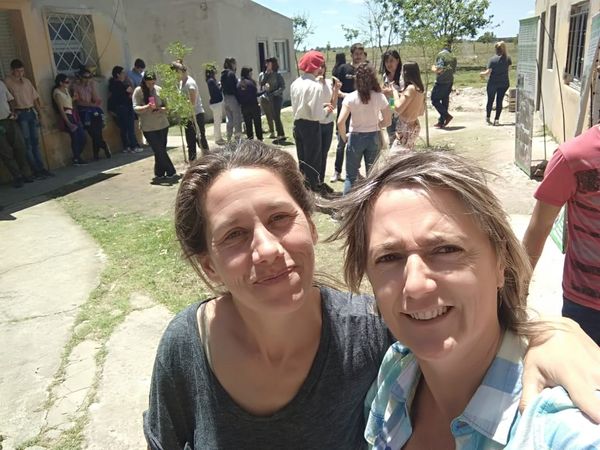 INTACuenca's tweet photo. #Desarrollo: Una veintena de alumnos presentó sus proyectos, todos con fuerte compromiso, abarcando temáticas tan diversas como cuestiones de derecho laboral hasta producciones intensivas, género y arraigo!!!
INTA Cuenca del Salado - #ArraigoRural
👇👇 https://t.co/MRsyWLWNCU