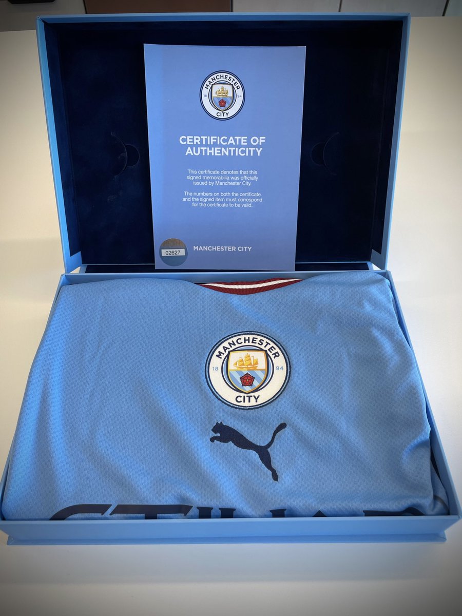 To our dedicated Nitro collection holders in the <a href="/PUMA/">PUMA</a> discord. The final giveaway of the tournament is live 🚨 

One lucky holder will be winning a Team Autographed ManCity kit that comes with a Collector’s box and Team Certificate of Authenticity 💙