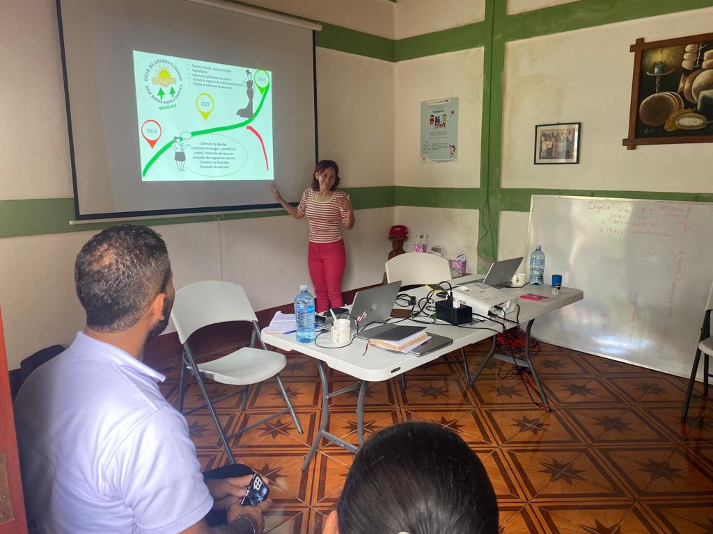 Karlaca04862039's tweet photo. La empresa cooperativa tiene características que le permiten desarrollar resiliencia ante crisis financieras, productivas, sociales y reorientar su modelo de negocio con miras hacia una nueva y mejor posición.¡ y si es liderada por mujeres ,son imparables! https://t.co/nAaeO0Bh9K