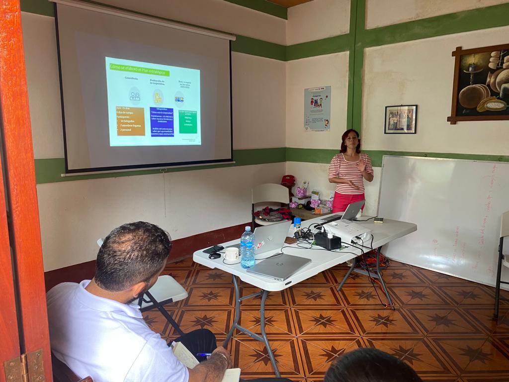 Karlaca04862039's tweet photo. La empresa cooperativa tiene características que le permiten desarrollar resiliencia ante crisis financieras, productivas, sociales y reorientar su modelo de negocio con miras hacia una nueva y mejor posición.¡ y si es liderada por mujeres ,son imparables! https://t.co/nAaeO0Bh9K