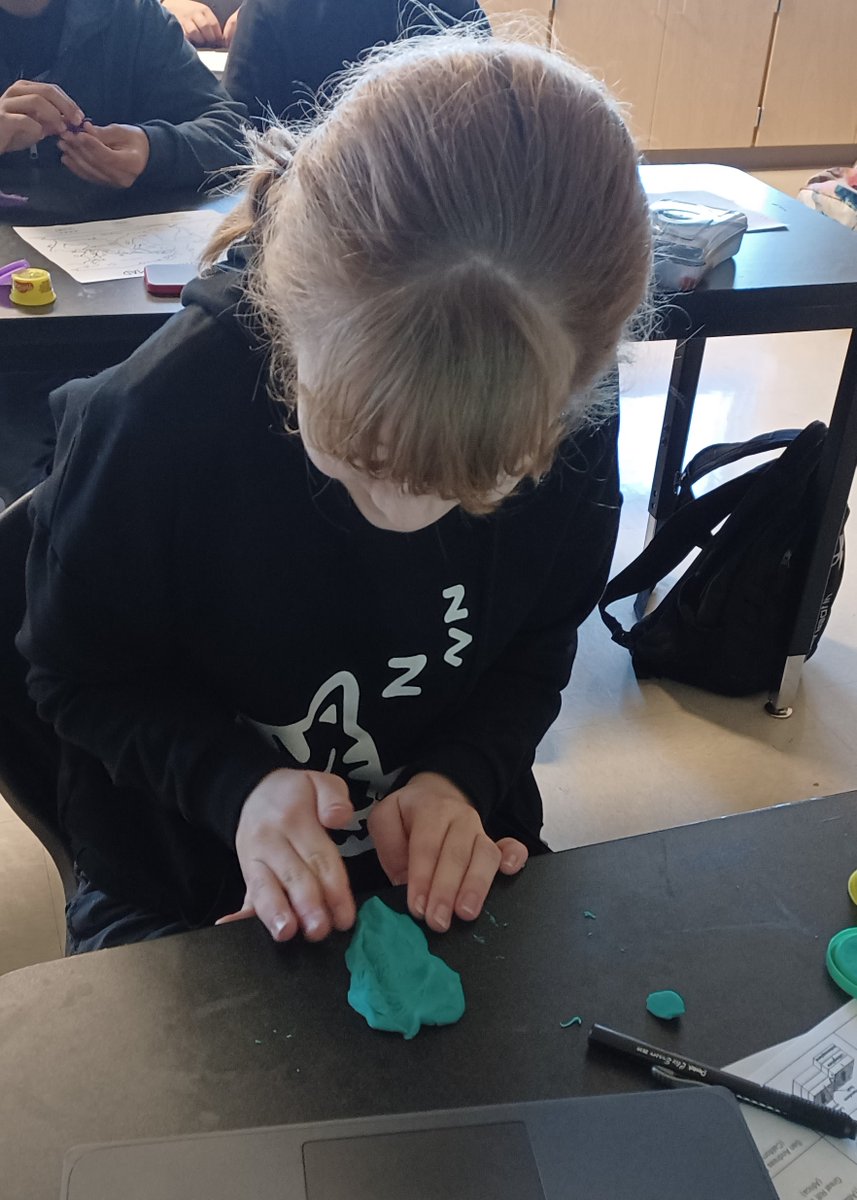 Mrs. Ramirez tweet media