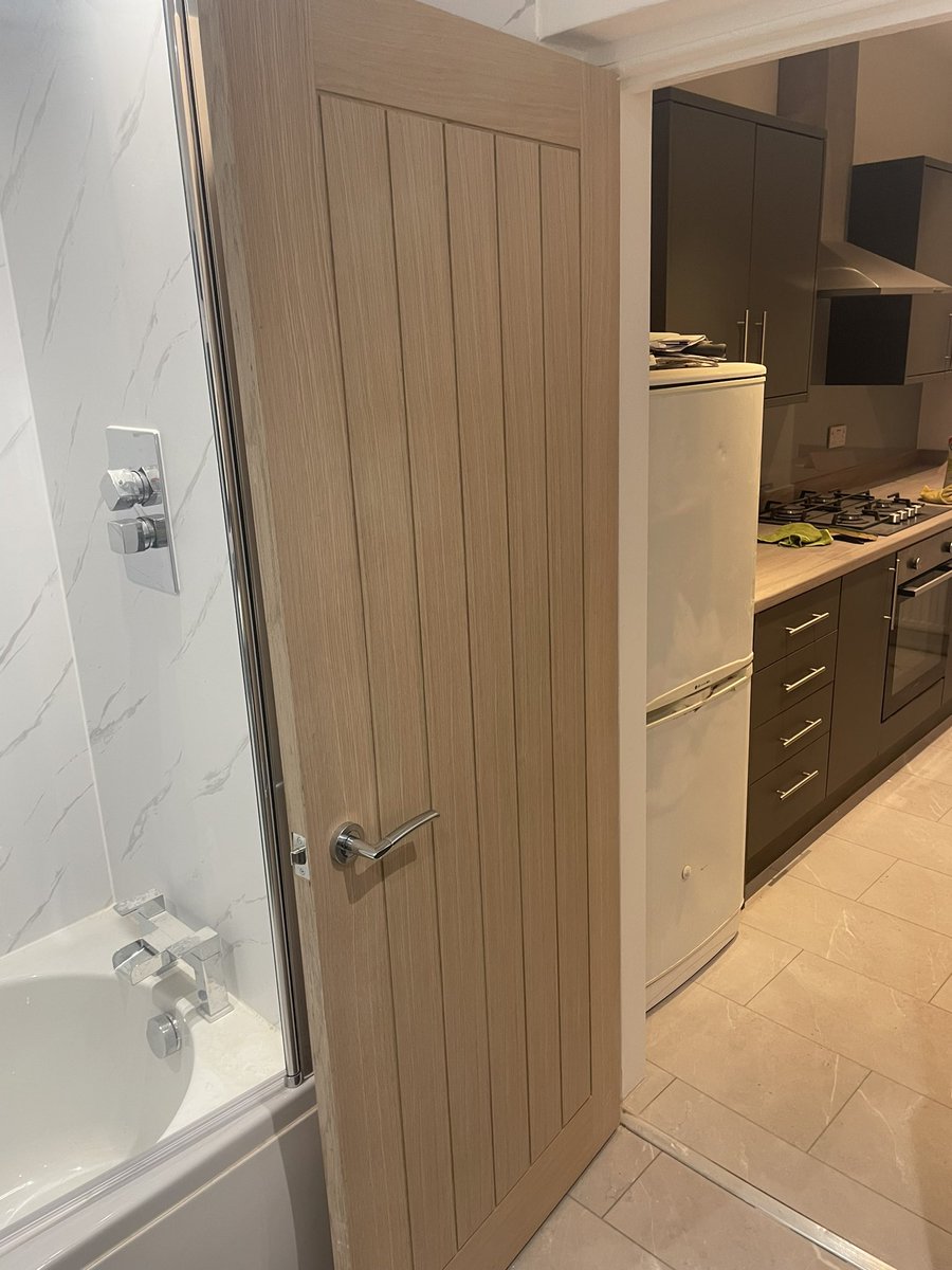 freddiebooth's tweet photo. New doors and splash back finally in 😍😍 https://t.co/bO2nfZTbvO
