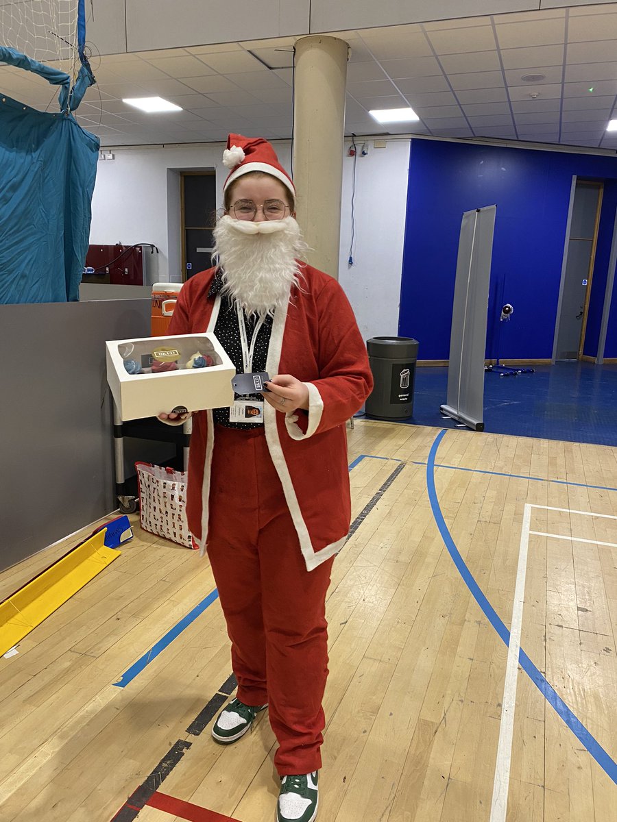 Santa is here for <a href="/SheffieldSmash2/">Sheffield Smashers</a> Christmas/Birthday 🎉 #boccia #disabilitysport #sheffield #Christmas