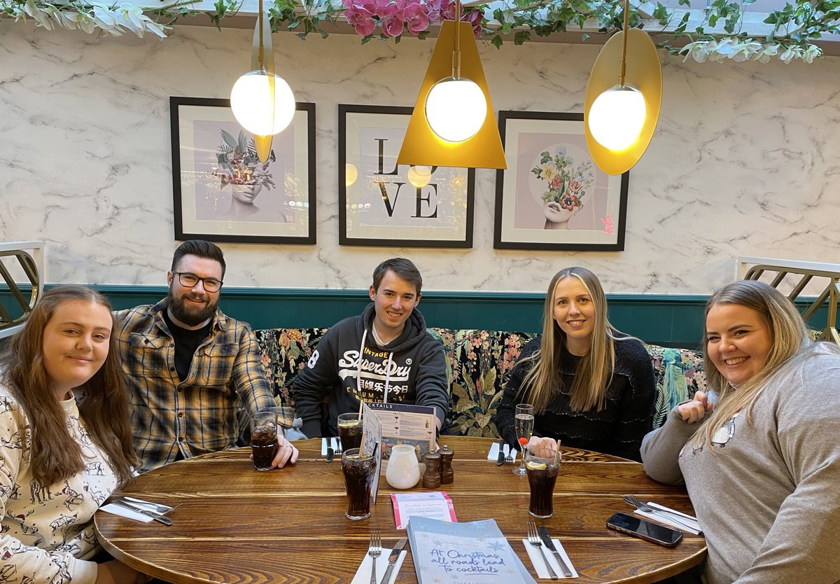 LauraHoneycomb's tweet photo. Comms Team Christmas get together ๐๐
๐ป๐ @ChloeHoneycomb @RachHoneycomb @BenLHoneycomb @WillAHoneycomb - missing @AlexHoneycomb ๐ข #slugandlettuceNUL #crazygolf #firsttheworstsecondthebest โณ๏ธ๐ https://t.co/WSgfWwlcaY