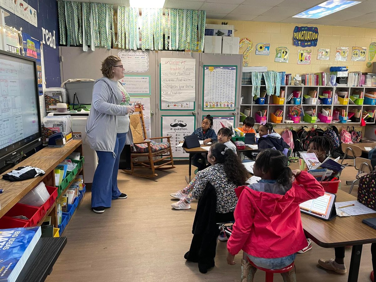 ecsk12_instech's tweet photo. Don’t be surprised when you see our tech staff at schools! We love to work with students and teachers! From morning math to project based learning, we’ve got you covered! #weareecs #expectexcellence @eufaulaprimary @ecsk12 https://t.co/kCW1TQBlhA