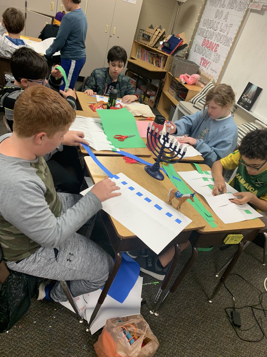 Holiday fun on the last full day of 2022! Love making memories with my classroom family! <a href="/HumbleISD_HHE/">Hidden Hollow Elementary</a> <a href="/HumbleISD/">Humble ISD</a>