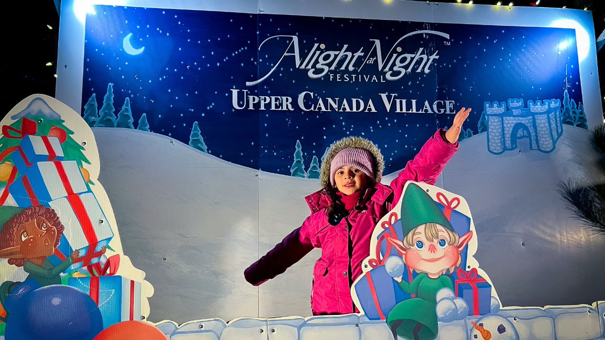co_de_aventuras's tweet photo. Alight at Night - Upper Canada Village, maravilloso pueblo Navideño, acá el video completo: https://t.co/zGR29owoy2 https://t.co/A7HCh4clJd