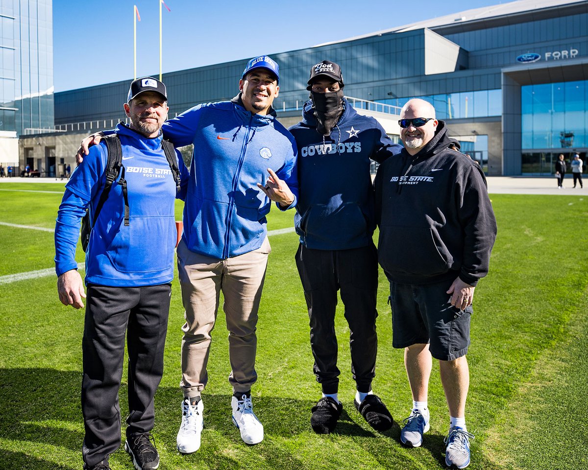 Hosted <a href="/BroncoSportsFB/">Boise State Football</a> for practice this morning and look to who stopped by to welcome them to <a href="/thestarinfrisco/">The Star In Frisco</a>.

👋 #ProBowlVote <a href="/TankLawrence/">DeMarcus Lawrence</a> &amp; <a href="/TCrawford98/">Tyrone Crawford 🇨🇦</a>!

#FootballisFamily | #DallasCowboys