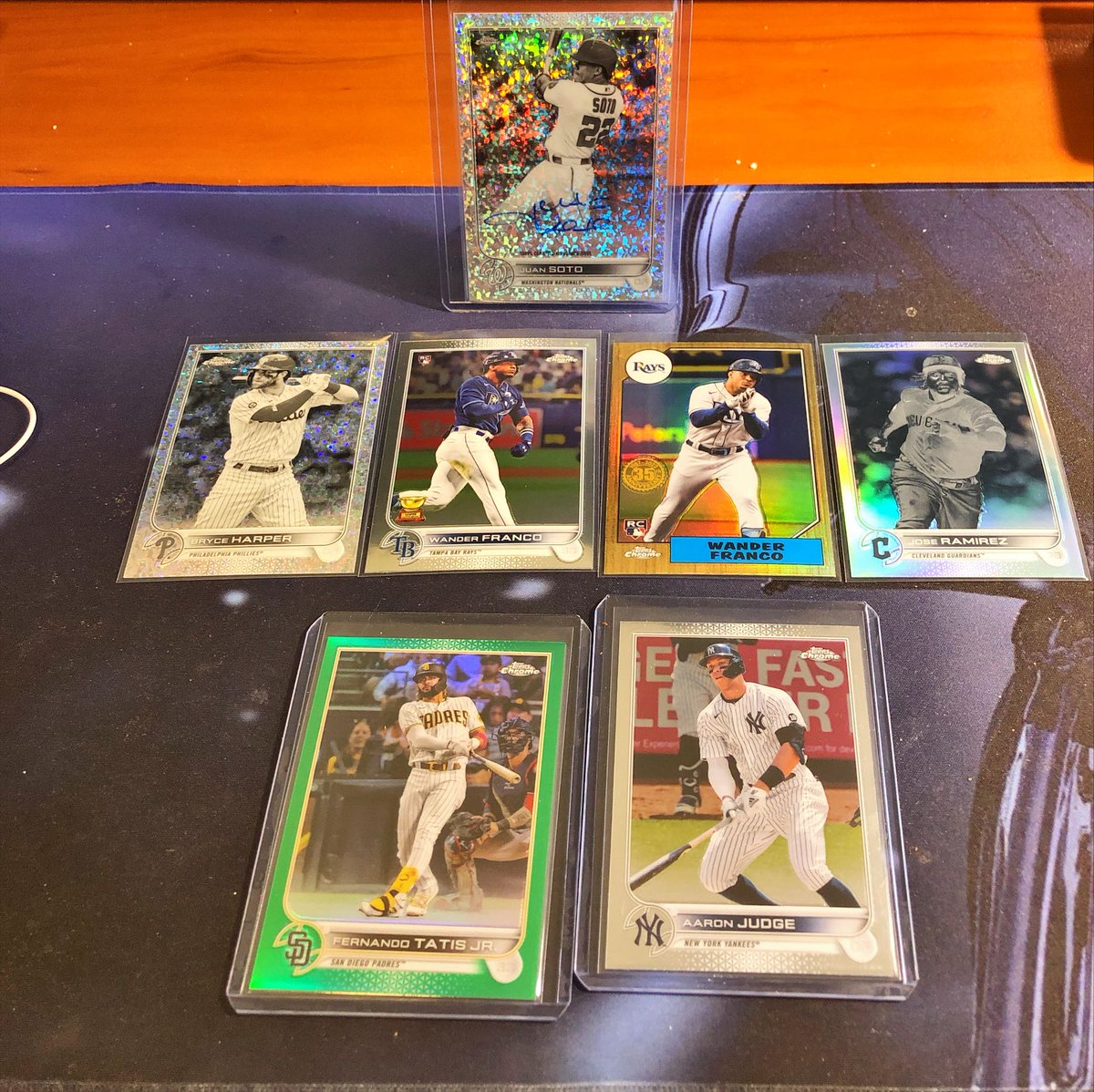 JayinATL's tweet image. Ok.. THIS JUST HAPPENED!!! What a Box of Topps Chrome Hobby Lite.. The Soto is 1:11,000+ packs.. Also got the Tatis /99..  @cardpurchaser #thehobby #pullingfire #rippingwax #monsterhits