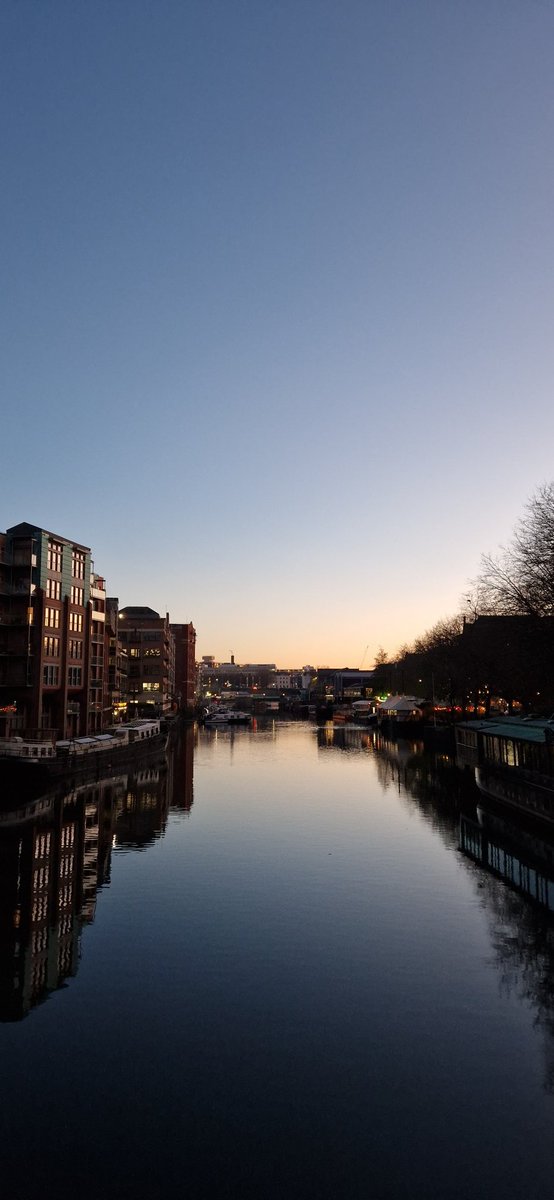 ChohanSmita's tweet photo. Beautiful day in Bristol today ❄️ https://t.co/GxNK69Ei6x