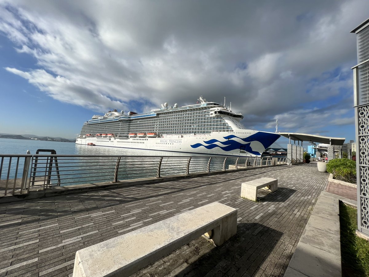 crucerostogo's tweet photo. El hermoso Regal Princess de @PrincessCruises hoy en el #ViejoSanJuan
📸 @DaphneBarbeito
#CrucerosToGo #LaAutoridadEnCruceros https://t.co/rlaM8LaSZ5