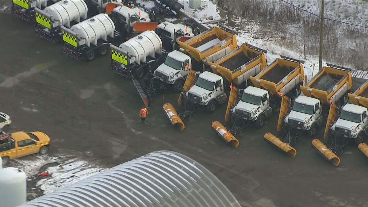 LIVE UPDATES: Rain and freezing rain begins to change over to snow in ...