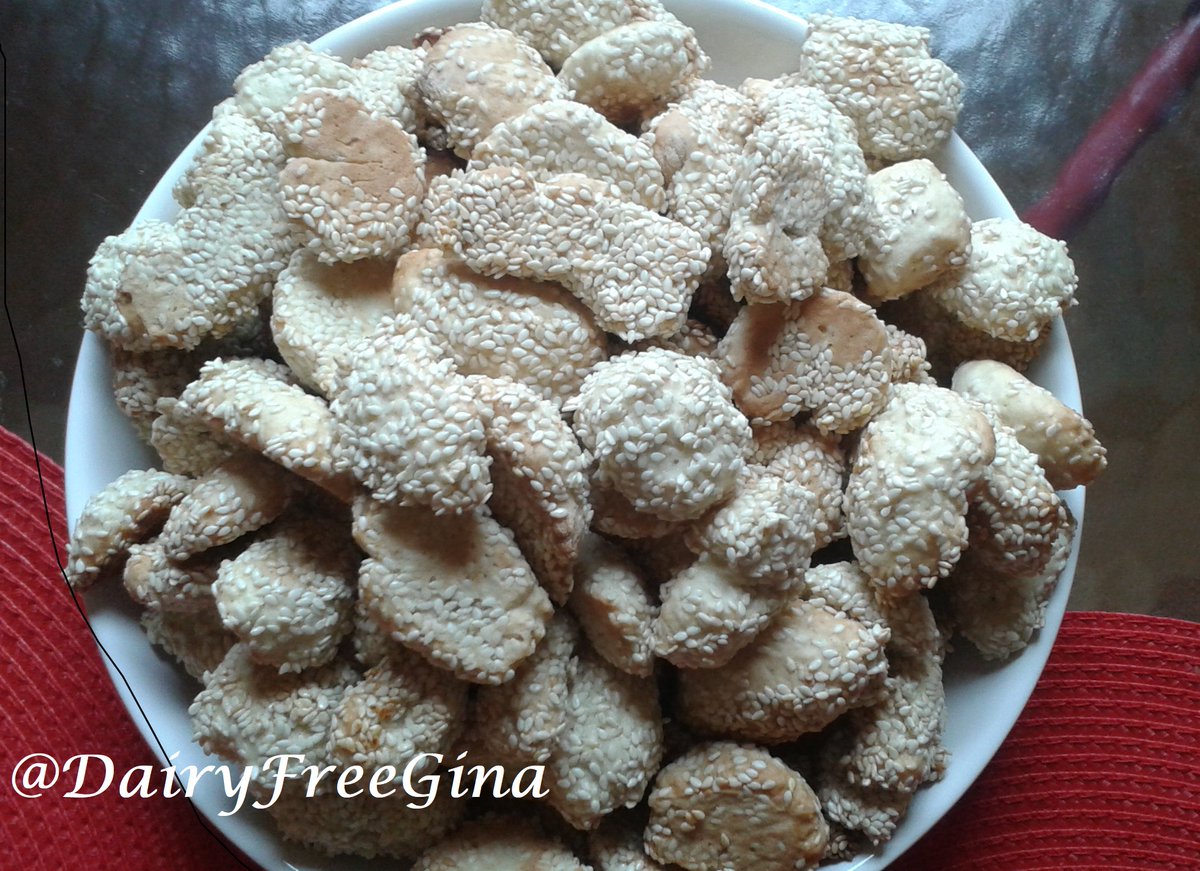 DairyFreeGina's tweet photo. What's Baking ?  How about  Italian Sesame Seed Cookies https://t.co/yu9YvrMtoQ

#CookieCountdown22
#CookieCountdown
#Cookie 
#Cookies 
#baking 
#HolidayBaking 
#ChristmasCookies 
#DairyFree 
#Vegan 
#GlutenFree 
#DairyFreeDeliciousness
#DairyFreeGina https://t.co/pWq3JegmAT