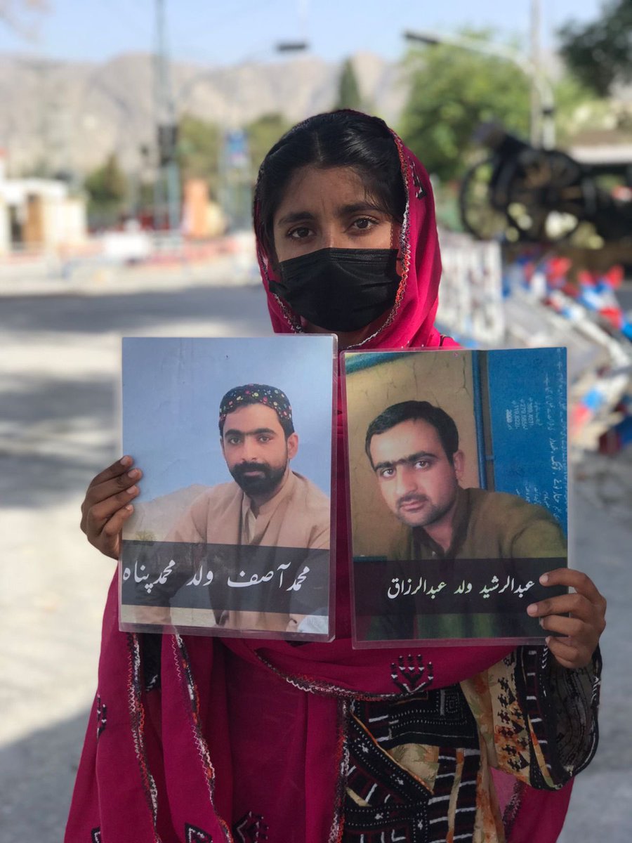 sairabaluch_'s tweet photo. چار سال قبل آصف رشید ۔ دو ماہ قبل منان و سرفراز آج ریحان۔ آخر یہ ریاست ھمارے لوگوں سے اتنا خوفزدہ کیوں ہے؟ جنہیں چن چن کر اغواء کیا جارہا ہے۔
@HamidMirPAK @asmashirazi @VBMP5 https://t.co/01ImLlDpVX