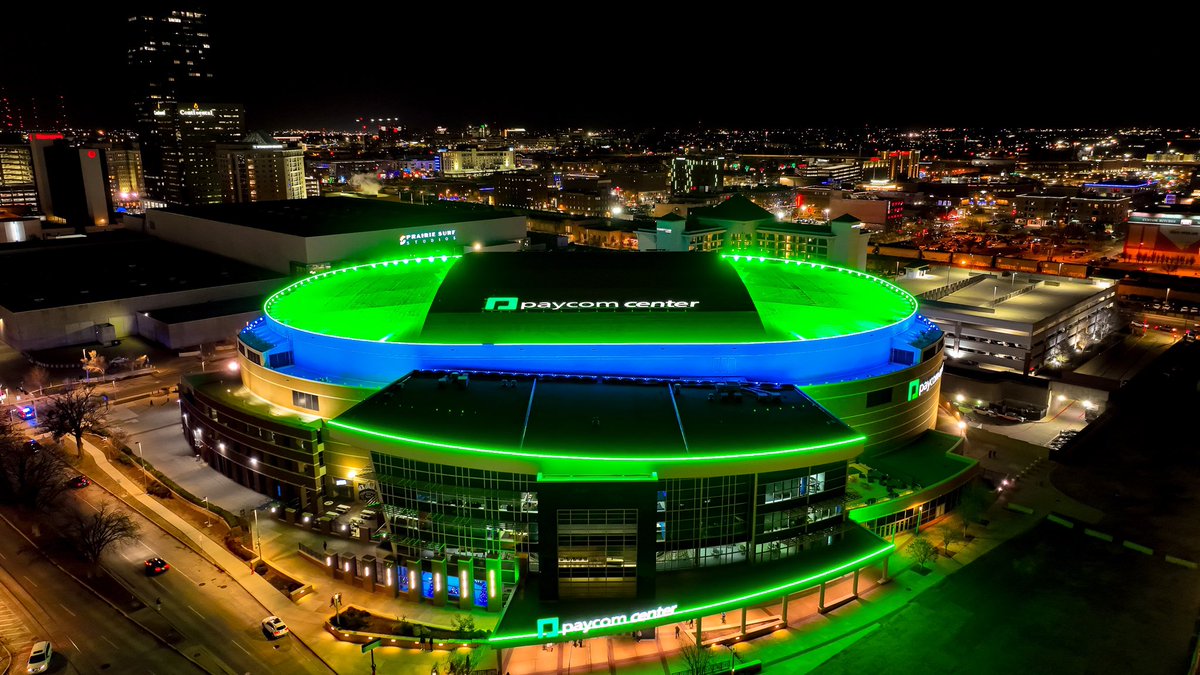flighttimeokc's tweet photo. The calm before the Thunder last night. #drone #dronepilot #dronelife #dronephotography #dronevideo #okc #seeokc #oklahomaphotographer #okcthunder #paycomcenter #nba #lightsatnight https://t.co/q7ThW3XoCD