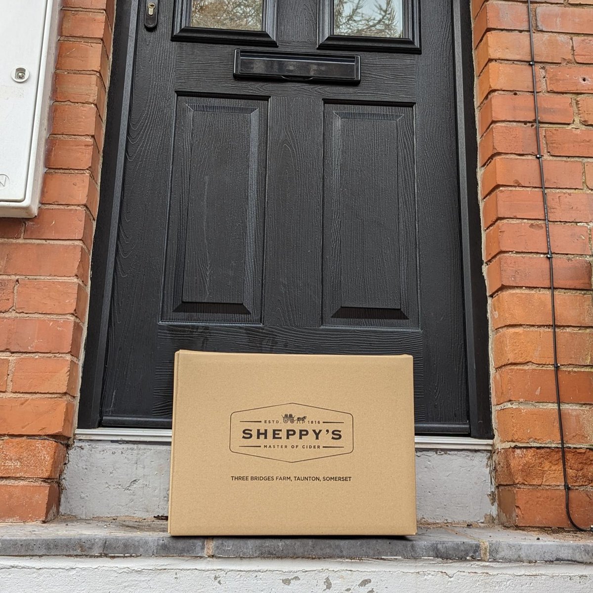 SheppysCider's tweet photo. Here to make your Christmas even more merry, grab yourself a case of Sheppyβs just in time for the big day! π Head to our webshop to make sure you donβt miss out! π https://t.co/XcCRMMFP7z #SheppysLife
#Cider #CiderLovers #ChristmasCider #Somerset #SomersetCider https://t.co/CbZuWJCKZA