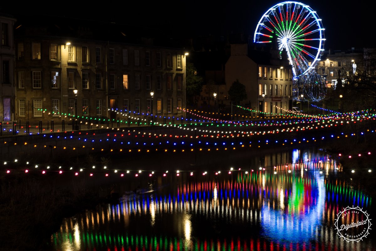 johnnygeee's tweet photo. A festive throwback back to when there was a big wheel in town providing a handy reflection on the River Cart.

#Paisley, #Renfrewshire, #Scotland.

#Christmas #Photography https://t.co/I1TrR1QYod