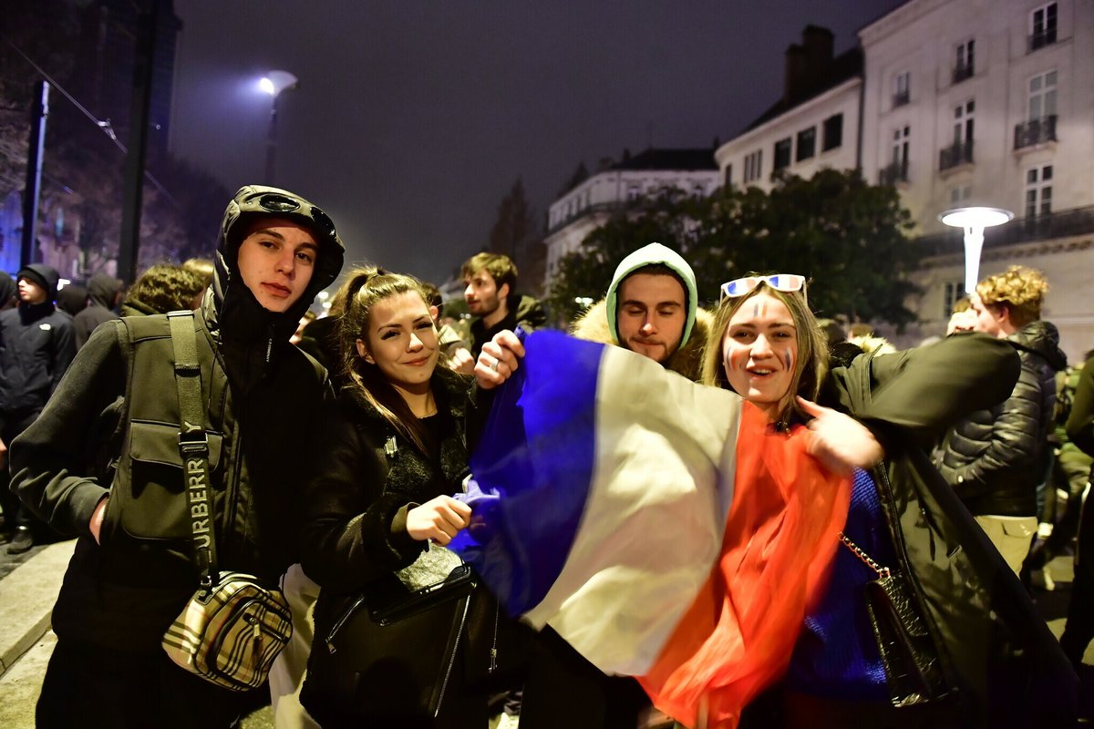presseocean's tweet photo. ⚽ APPEL A TEMOIGNAGES ⚽
La rédaction de Presse Océan recherche à l'occasion de la #CoupeDuMonde de #football , des habitants de #LoireAtlantique partis au #Qatar  pour soutenir l'équipe de France ainsi que des couples Franco-Argentins https://t.co/adcFpubjs1