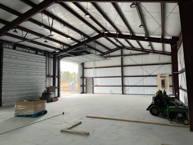 We love progress photos! Check out this 𝟒𝟎𝐱𝟔𝟒 𝐌𝐞𝐭𝐚𝐥 𝐁𝐮𝐢𝐥𝐝𝐢𝐧𝐠 𝐢𝐧 𝐍𝐨𝐫𝐭𝐡 𝐂𝐚𝐫𝐨𝐥𝐢𝐧𝐚! Interested in a Metal Building? 𝐆𝐢𝐯𝐞 𝐮𝐬 𝐚 𝐜𝐚𝐥𝐥 𝐚𝐭 𝟏-𝟖𝟖𝟖-𝟖𝟎𝟕-𝟔𝟎𝟎𝟔. 

#metalbuilding #steelbuilding #northcarolina