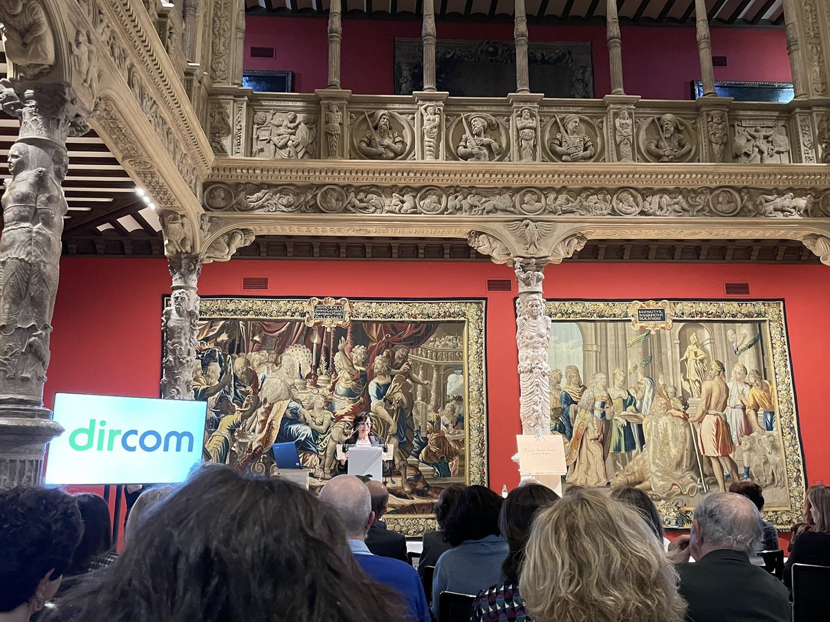 En el Premio de Comunicación Ricardo Pereda de <a href="/DircomARA/">Dircom Aragón</a> en representación de <a href="/Directivas_ARGN/">Directivas de Aragon</a> 

Una vuelta a la comunicación entre personas, del humanismo, de la ética … en los nuevos canales.

Enhorabuena y a seguir trabajando