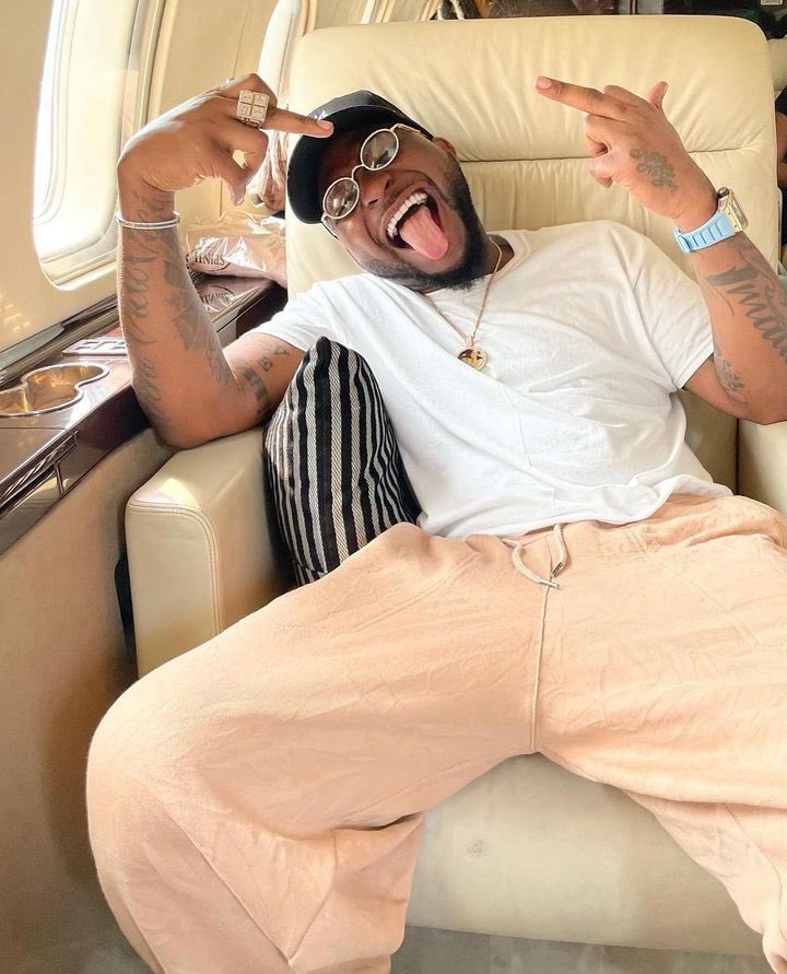 Entdaily001's tweet photo. The world can’t wait to see OBO smile again 😈

Davido will perform at the World Cup closing ceremony in Qatar this Sunday December 18th 🇶🇦🎤⚽️

#davido #WorldCup #davido EFCC JUST DEY #music #afrobets https://t.co/NfYupYfnCd