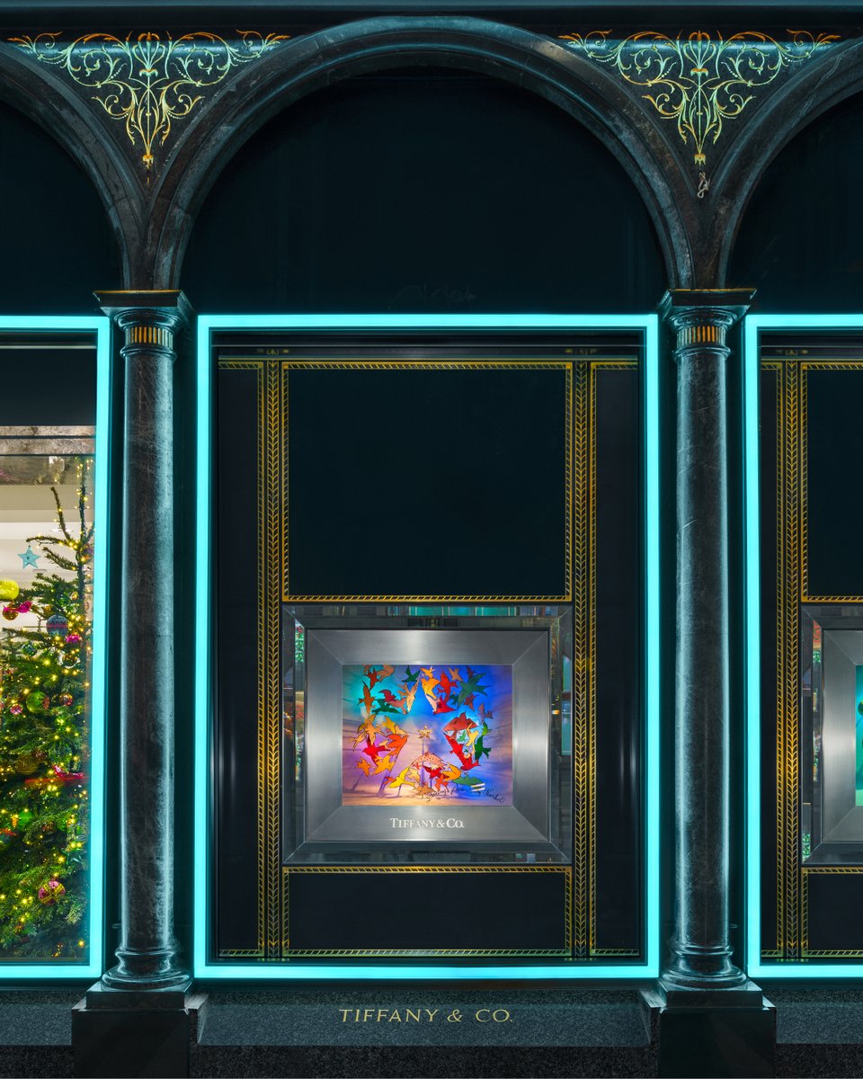 TiffanyAndCo's tweet photo. Why deck the halls when you can deck the whole store? Our Old Bond Street location gets the Andy Warhol treatment in London. Plan your visit: https://t.co/ykRyjBirb3  #ATiffanyHoliday #WarholFoundation @warholfdn

©/®/™ The Andy Warhol Foundation for the Visual Arts, Inc. https://t.co/noSFwenYuh
